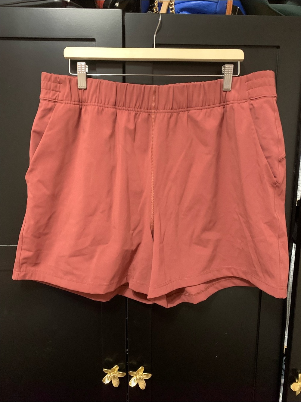 Babaton 2XL Elastic-Waist Shorts Dusty Rose comfy soft essentials